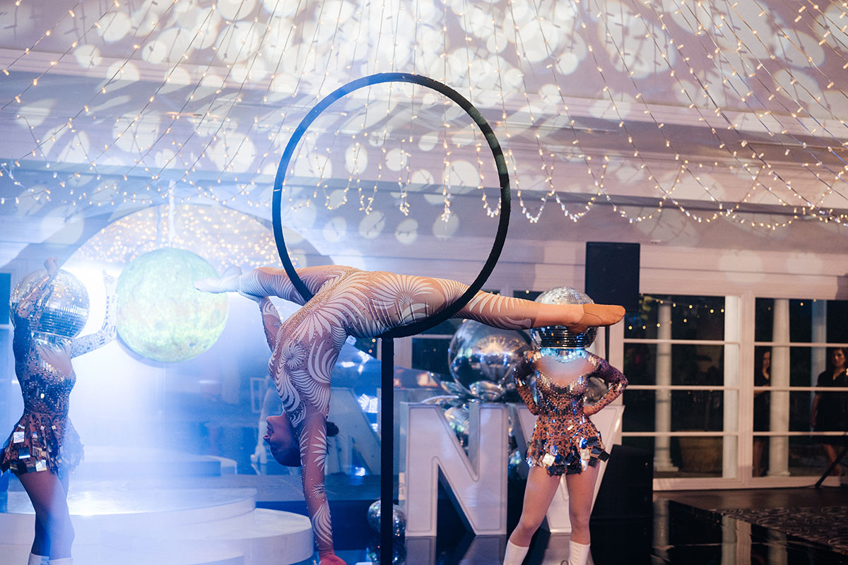 Winter Wonderland at Oatlands Estate - professional dancer