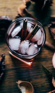 food-still-life-apple-drink-wooden-chestnut-drinks-alcoholic-drinks-top-view-whiskey_t20_ooldWW